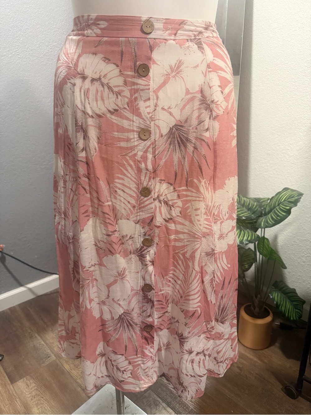 Mlle Gabrielle Pink & White Floral Button-Front Midi Skirt